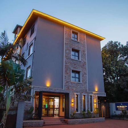 Blue Berries Hotel Entebbe Extérieur photo