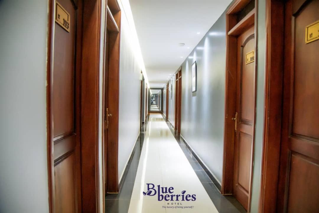 Blue Berries Hotel Entebbe Extérieur photo