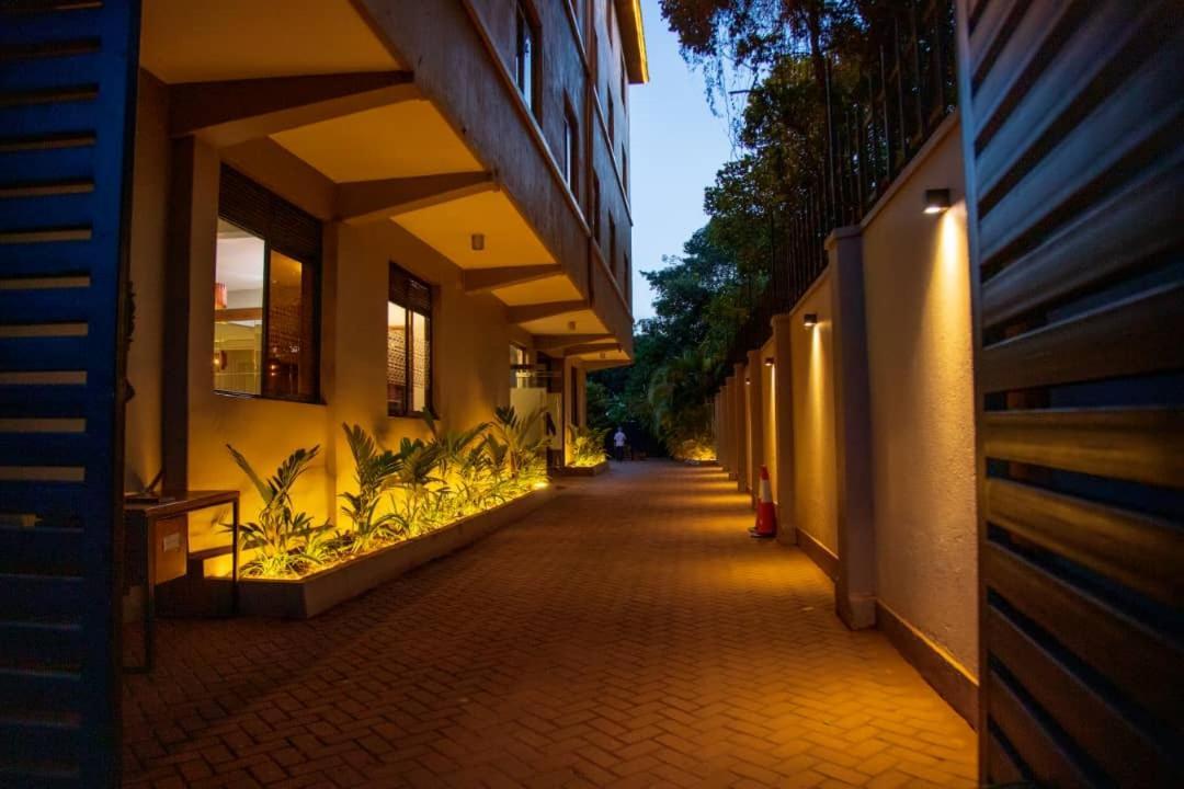 Blue Berries Hotel Entebbe Extérieur photo