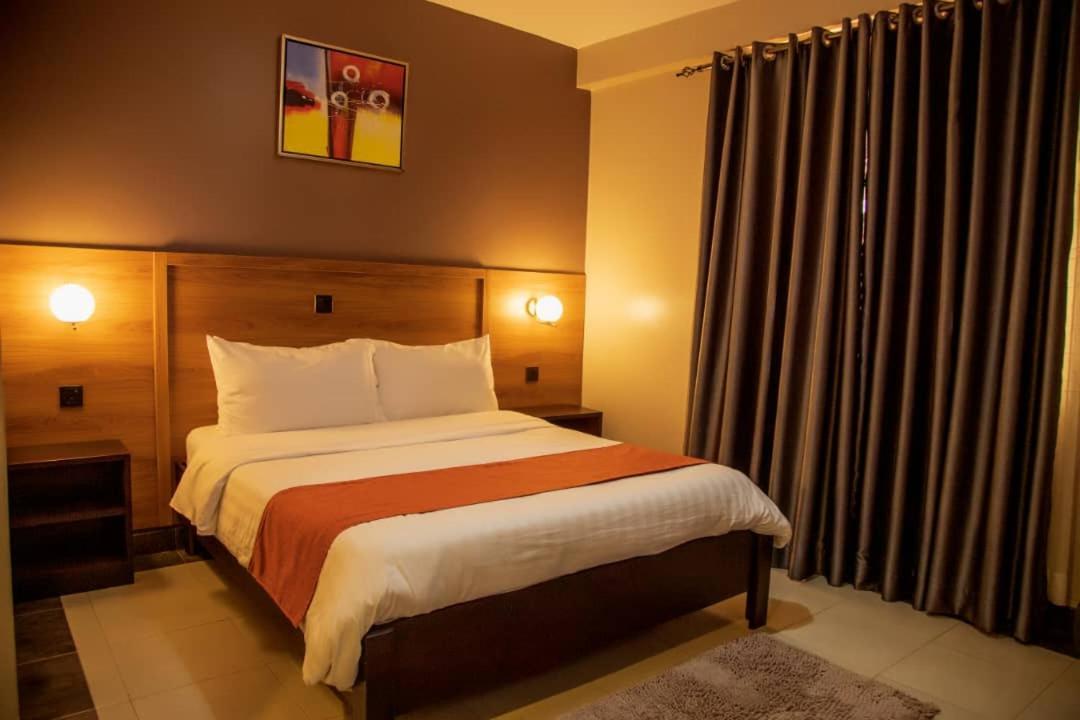 Blue Berries Hotel Entebbe Extérieur photo