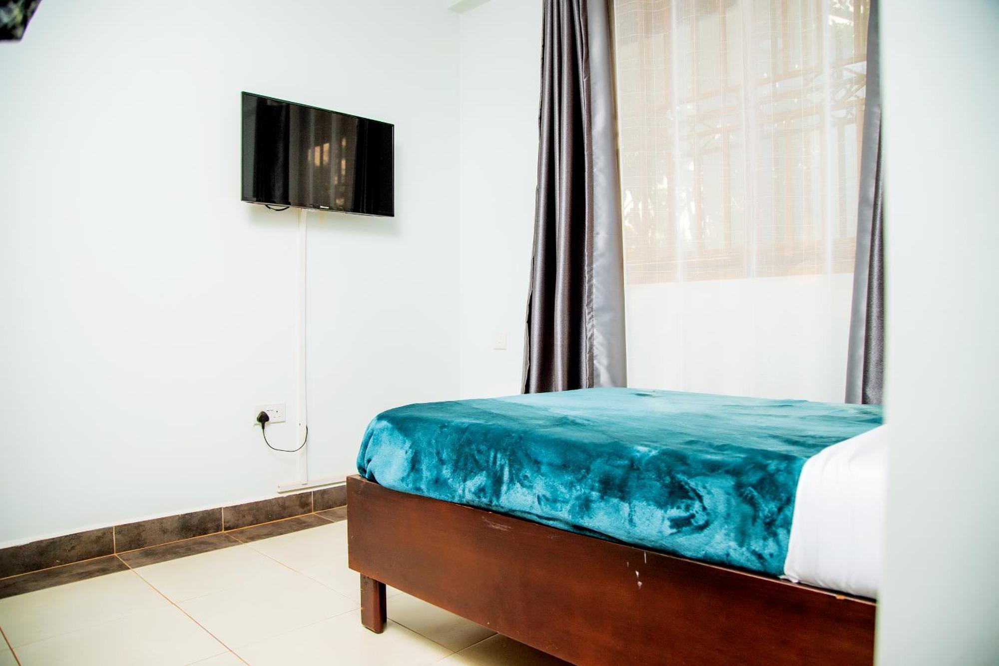 Blue Berries Hotel Entebbe Extérieur photo