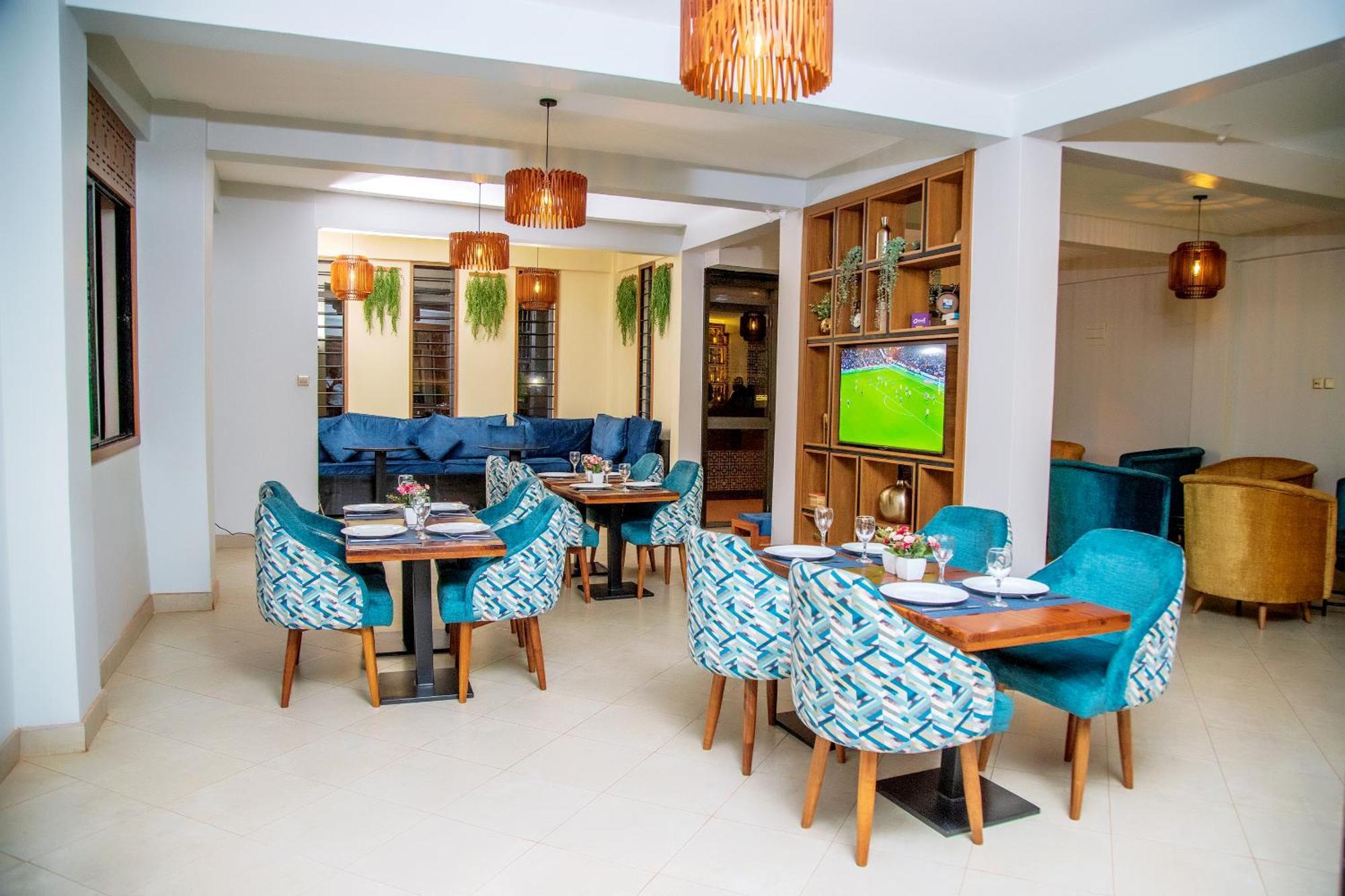 Blue Berries Hotel Entebbe Extérieur photo